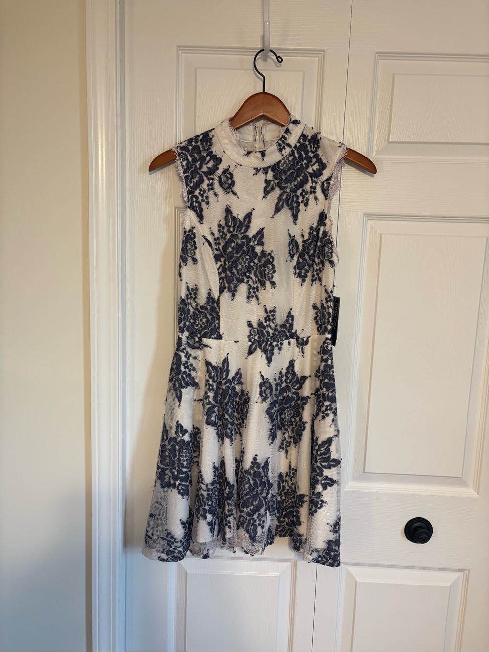 City Studio Lace Dress JR 9 White Navy lace Floral Mock Neck Fit Flare - NWT